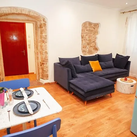 Aila Apartment *